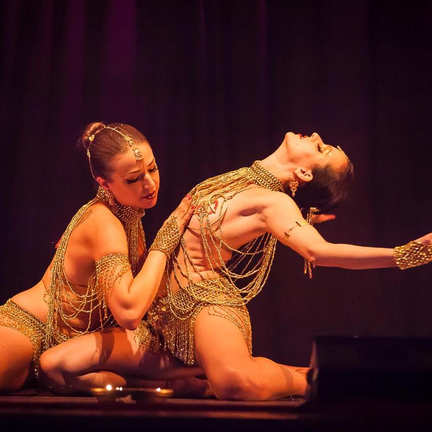 Effeuilleuse Burlesque Performeuse Feu Paris