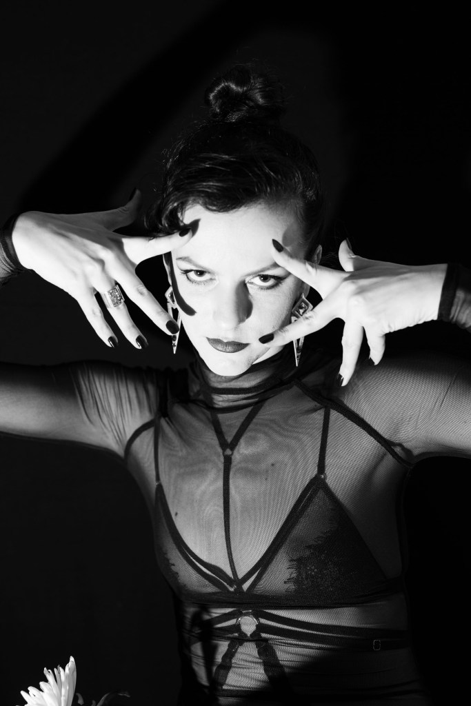 Effeuilleuse Burlesque Performeuse Feu Paris