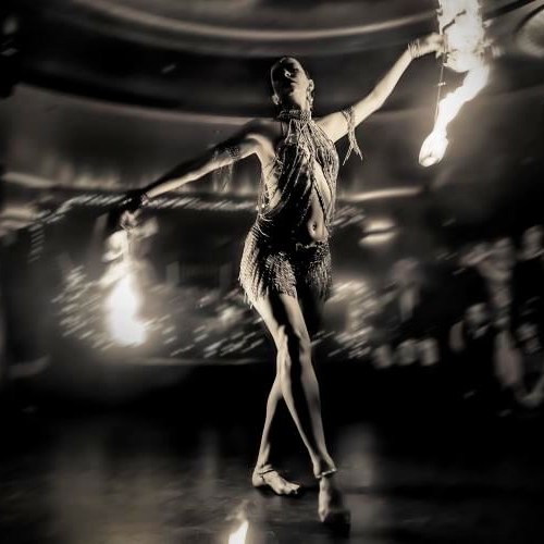 Effeuilleuse Burlesque Performeuse Feu Paris