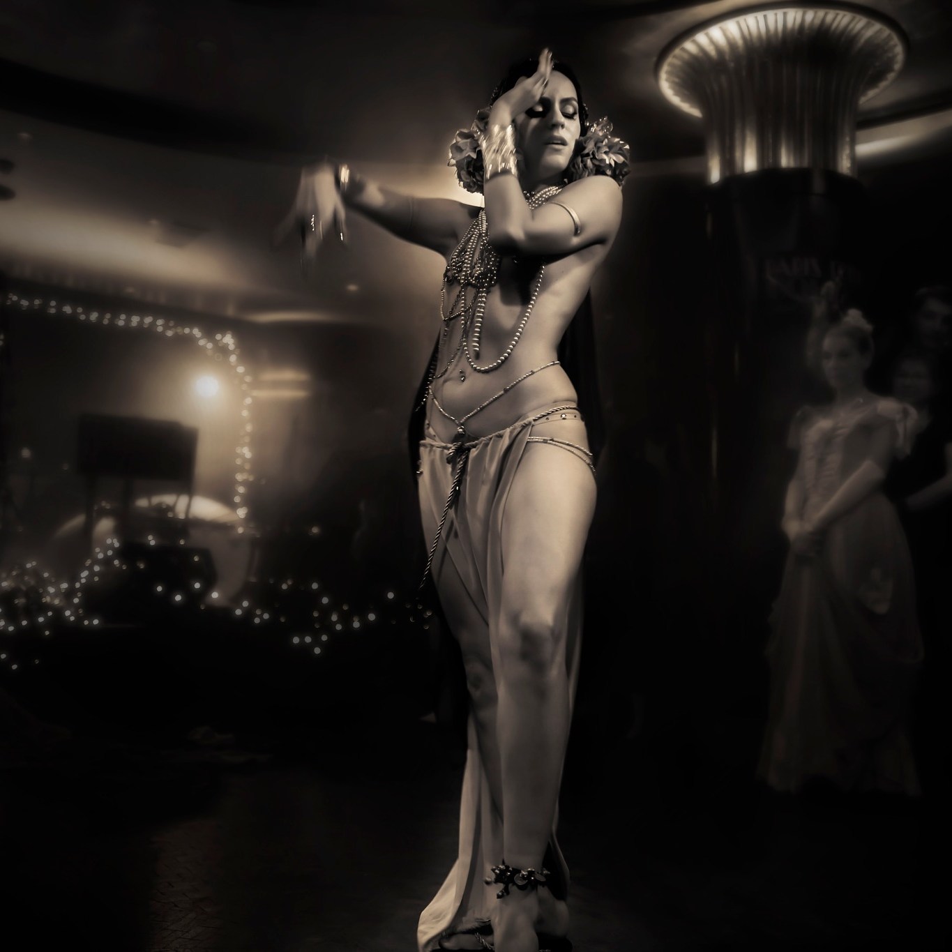 Effeuilleuse Burlesque Performeuse Feu Paris