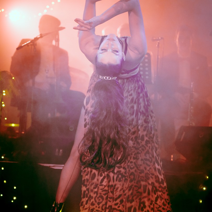 Effeuilleuse Burlesque Performeuse Feu Paris