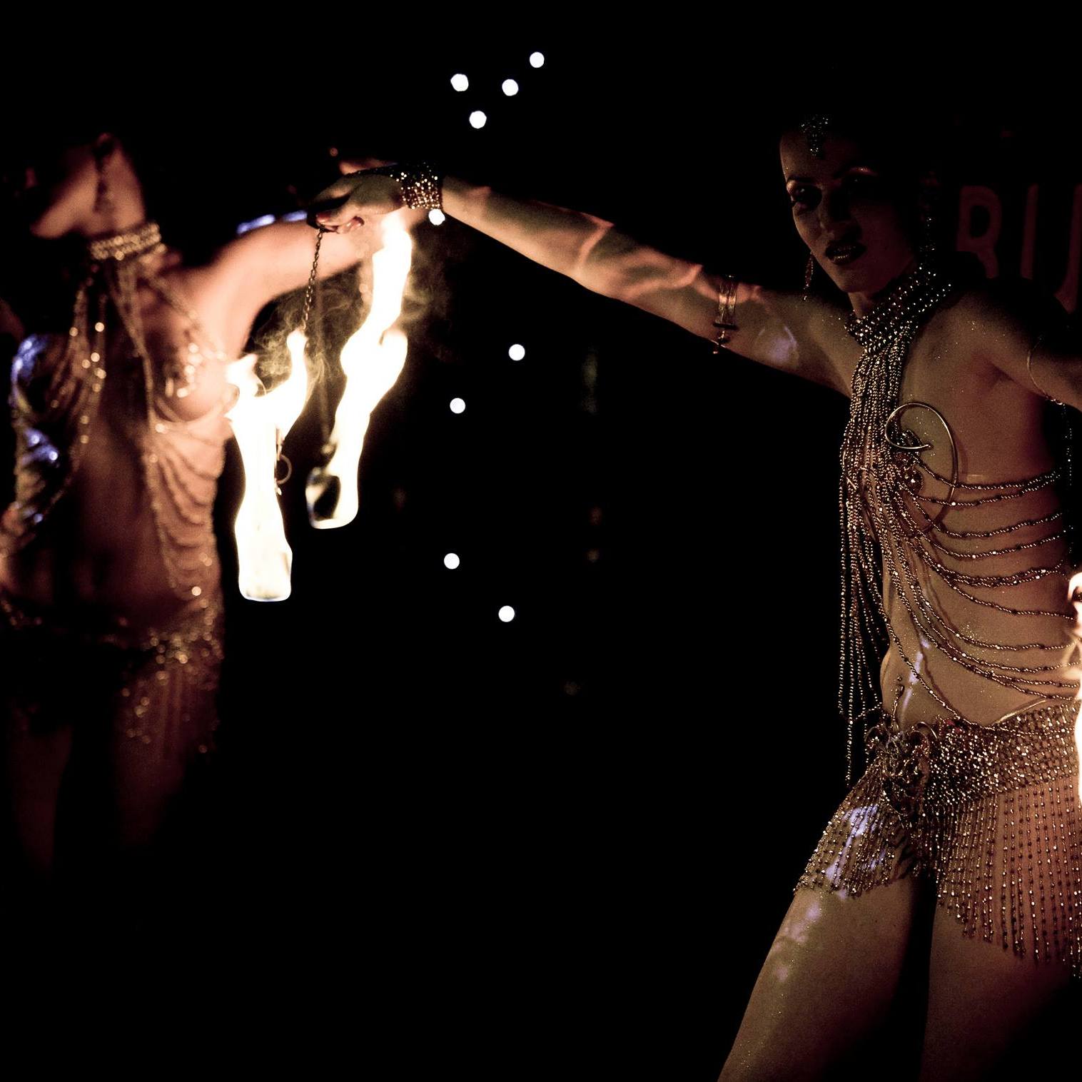 Effeuilleuse Burlesque Performeuse Feu Paris