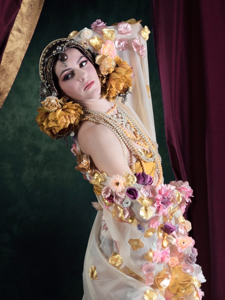 Effeuilleuse Burlesque Performeuse Feu Paris