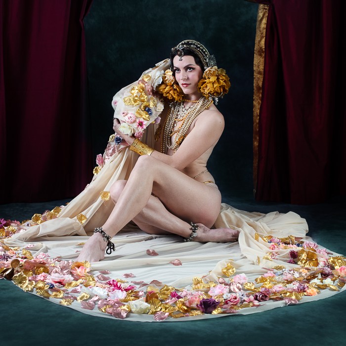 Effeuilleuse Burlesque Performeuse Feu Paris