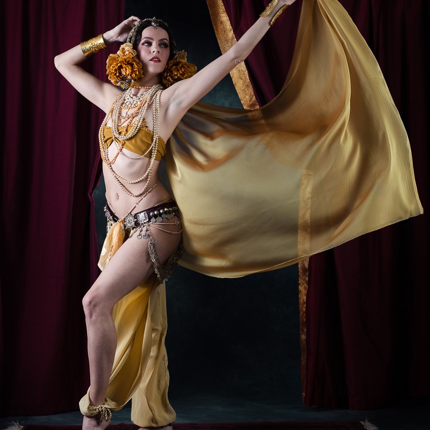 Effeuilleuse Burlesque Performeuse Feu Paris