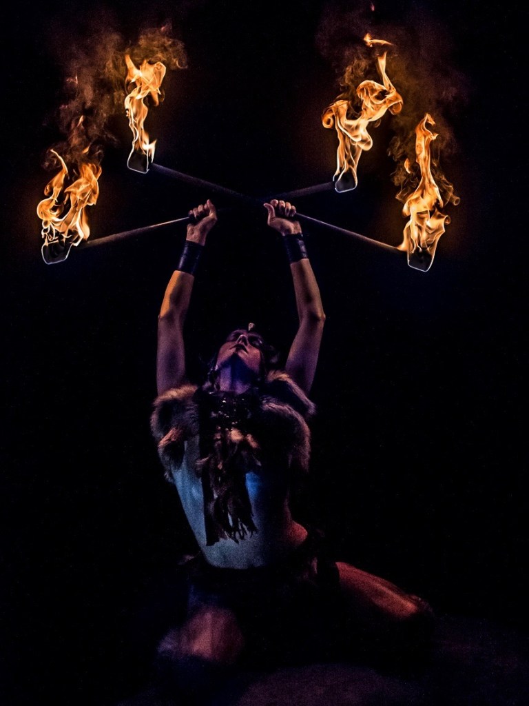 Effeuilleuse Burlesque Performeuse Feu Paris