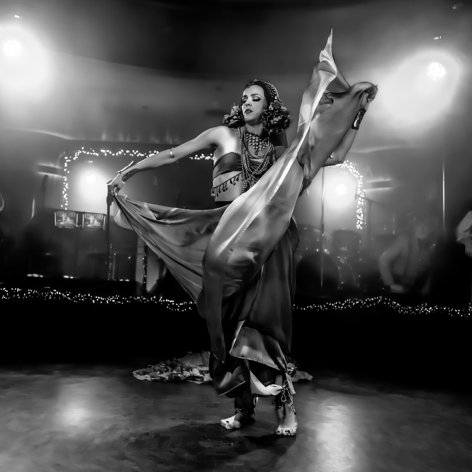 Effeuilleuse Burlesque Performeuse Feu Paris