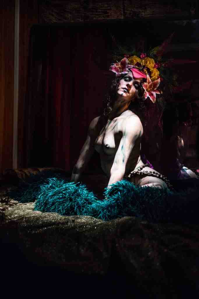 Effeuilleuse Burlesque Performeuse Feu Paris