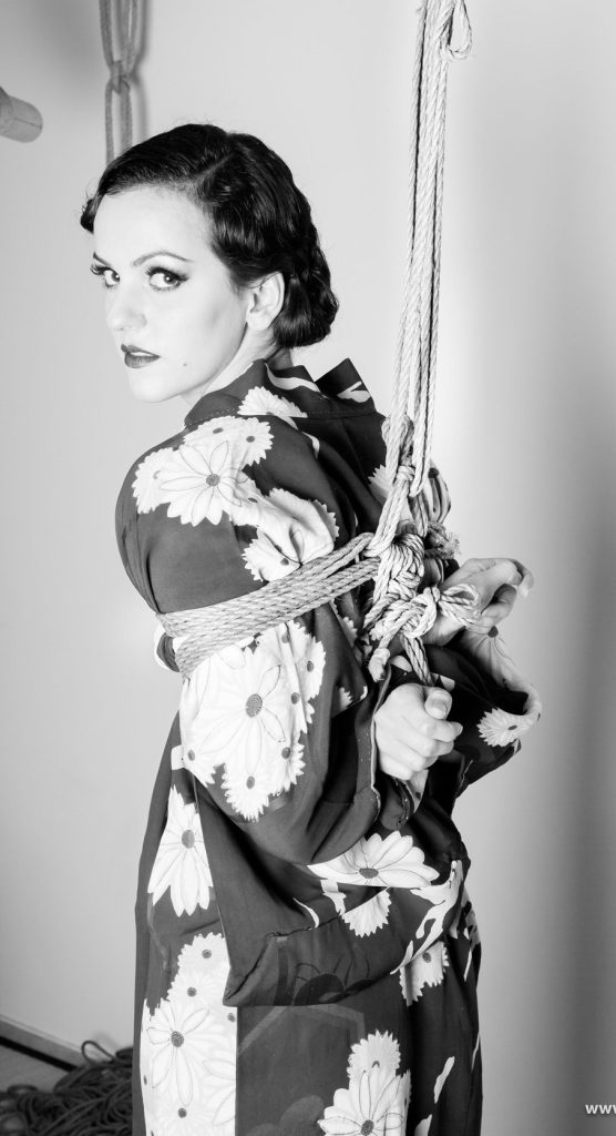 Effeuilleuse Burlesque Performeuse Feu Paris