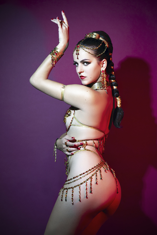 Effeuilleuse Burlesque Performeuse Feu Paris